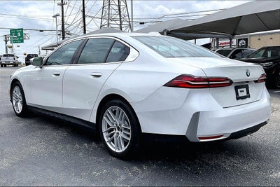 2025 BMW 5 Series 530i