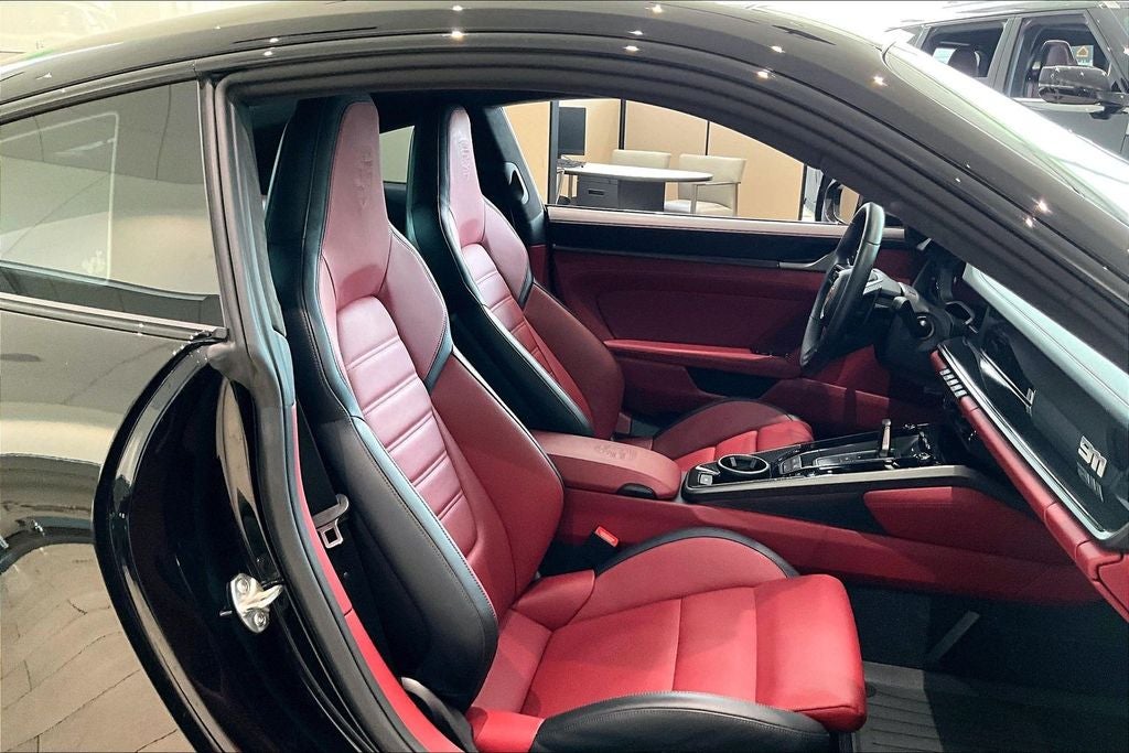 2025 Porsche 911 Carrera