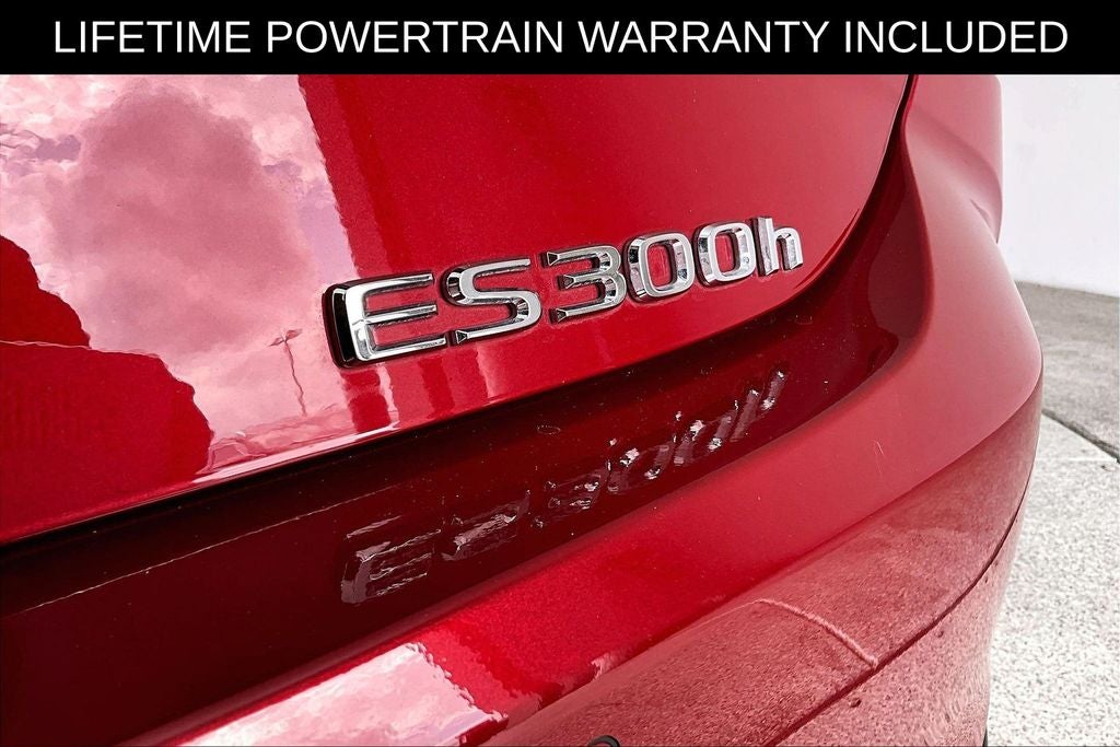 2025 Lexus ES 300h Luxury