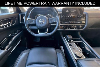 2023 Nissan Pathfinder SL