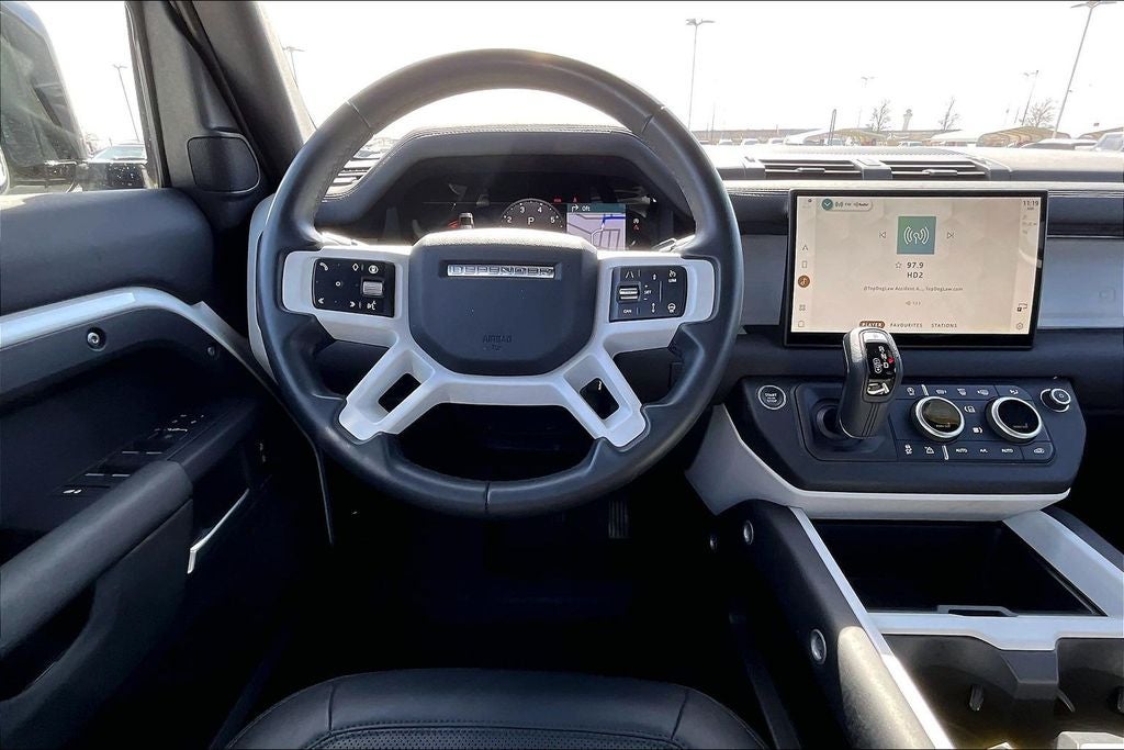 2025 Land Rover Defender 110 S