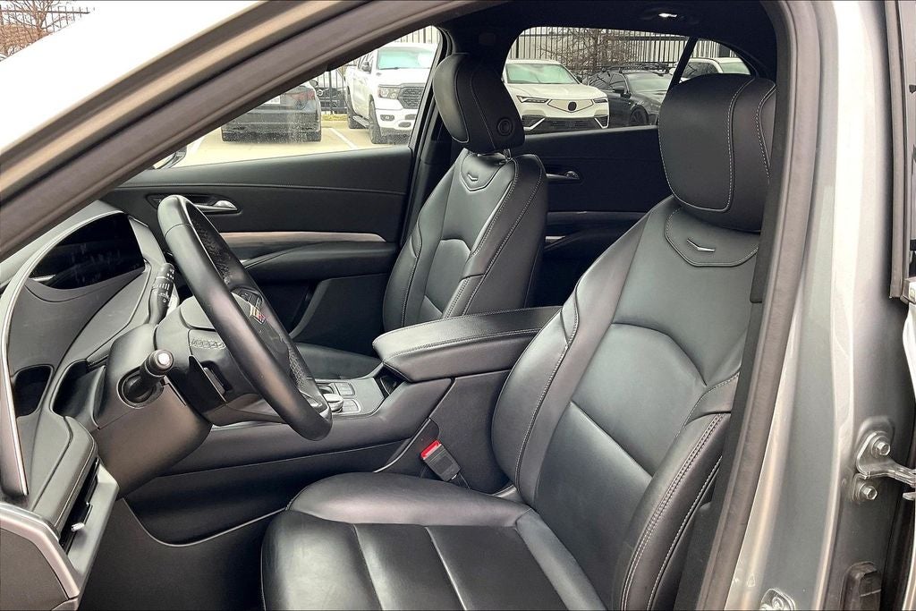 2025 Cadillac XT4 Premium Luxury