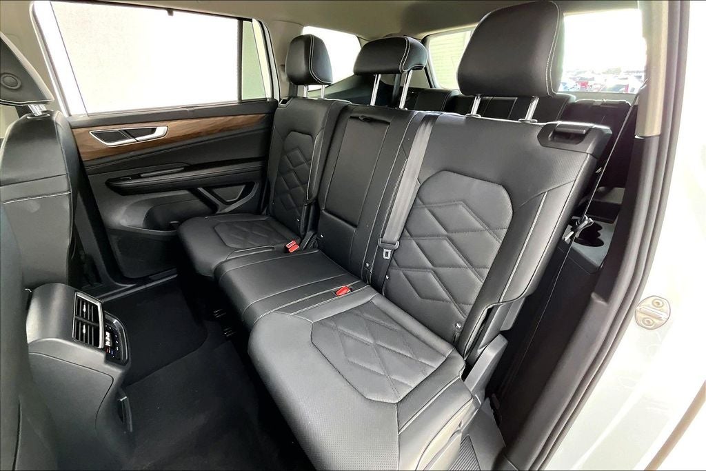 2025 Volkswagen Atlas 2.0T SE w/Technology