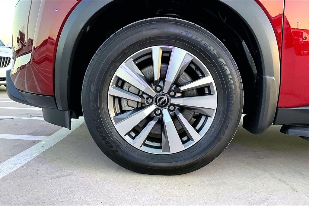 2022 Nissan Pathfinder SL