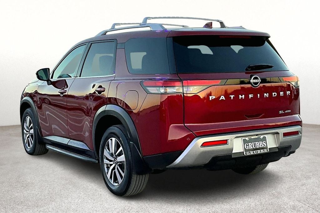 2022 Nissan Pathfinder SL