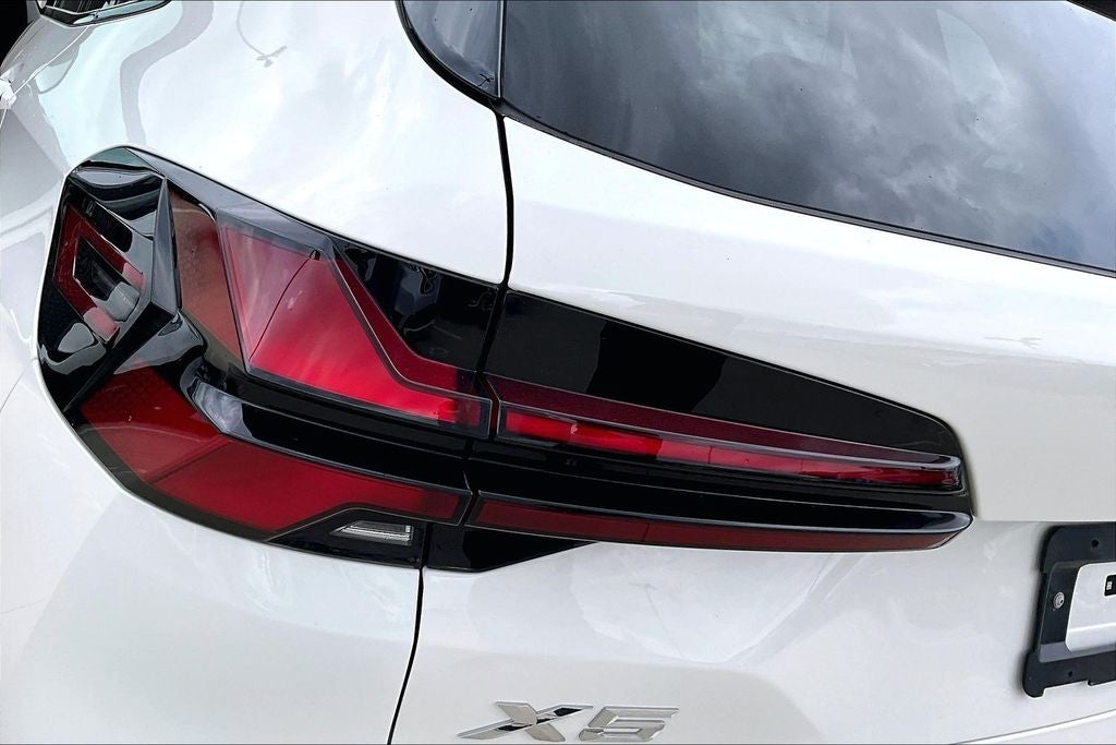 2025 BMW X5 xDrive50e M Sport