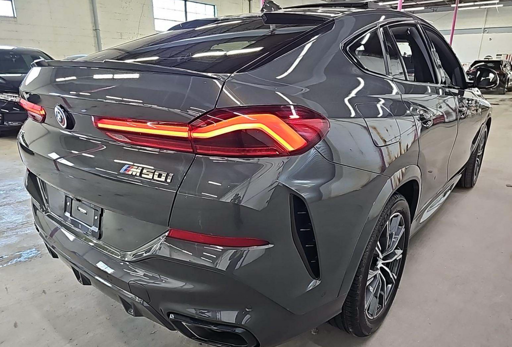 2023 BMW X6 M50i