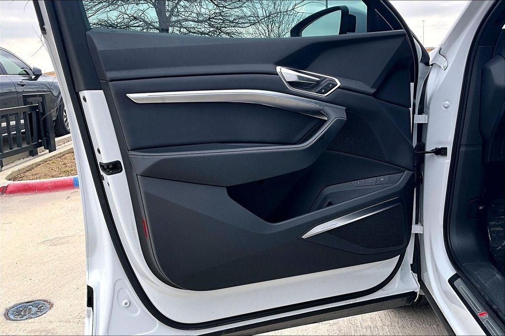 2024 Audi Q8 Sportback e-tron Prestige S line quattro