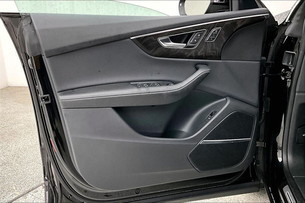 2023 Audi Q8 55 Premium Plus quattro