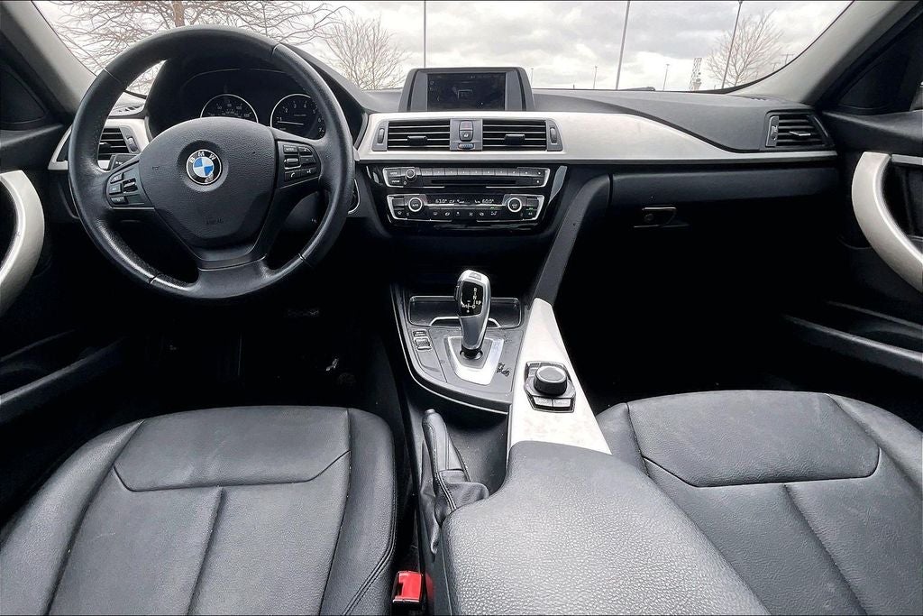 2018 BMW 3 Series 320i