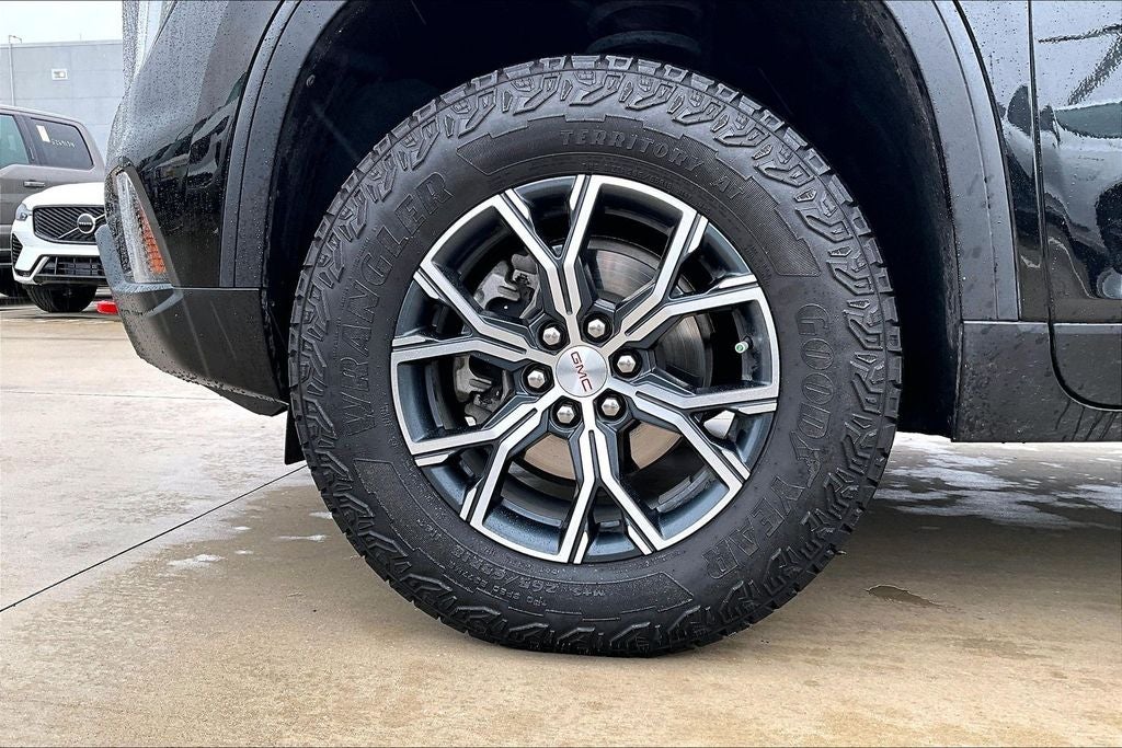 2024 GMC Acadia AT4