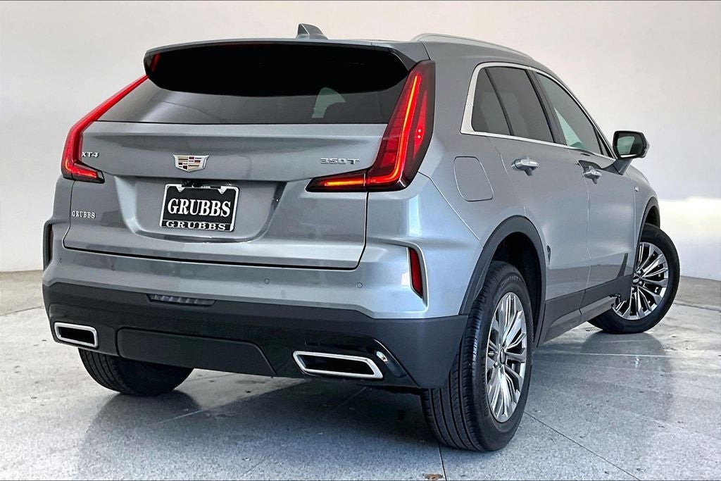 2025 Cadillac XT4 Premium Luxury