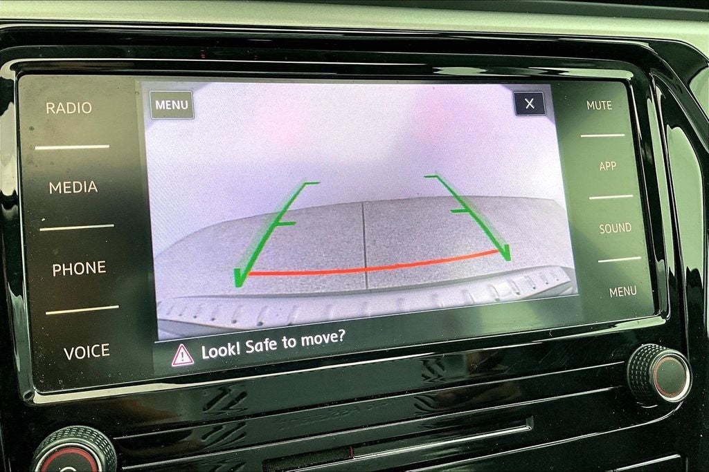 2022 Volkswagen Passat 2.0T SE