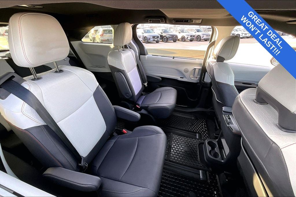 2024 Toyota Sienna XSE 8 Passenger