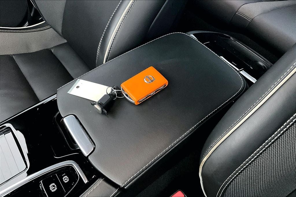 2022 Volvo S60 Recharge Plug-In Hybrid T8 Black Edition R-Design Extended Range