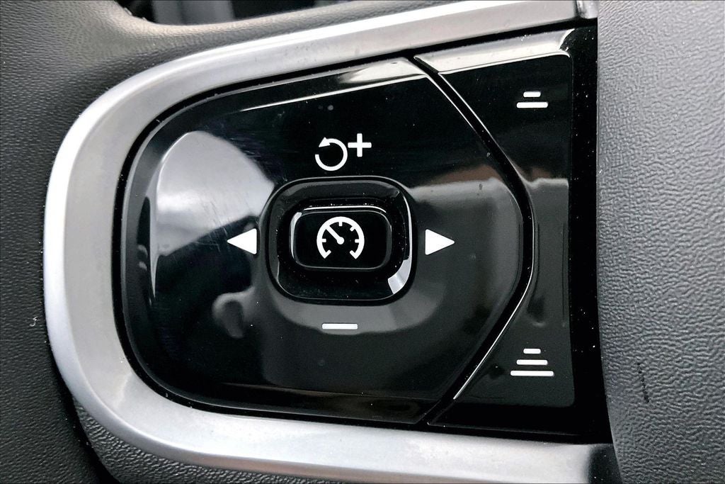 2022 Volvo S60 Recharge Plug-In Hybrid T8 Black Edition R-Design Extended Range