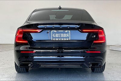 2022 Volvo S60 Recharge Plug-In Hybrid T8 Black Edition R-Design Extended Range