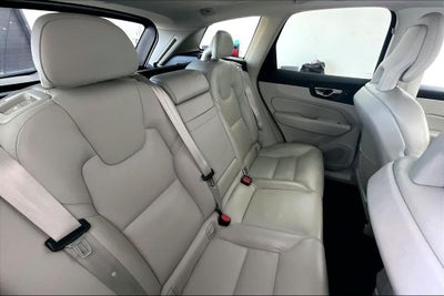2018 Volvo XC60 T5 Momentum