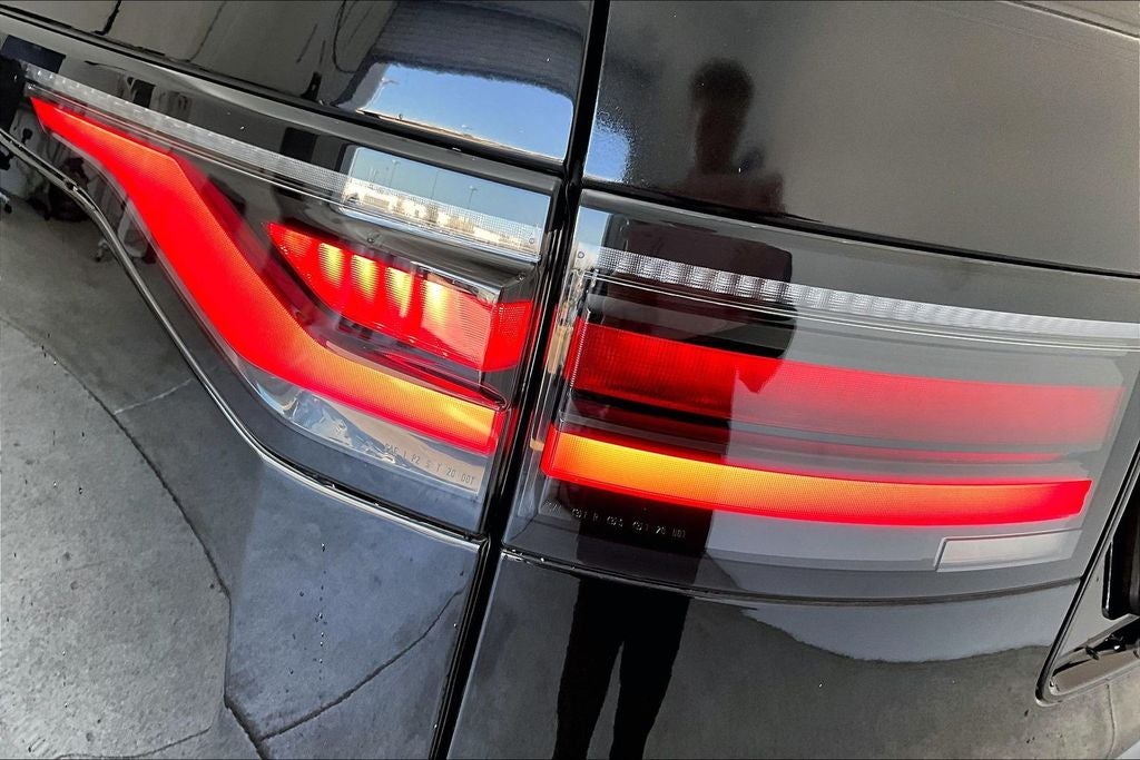 2022 Land Rover Discovery S R-Dynamic