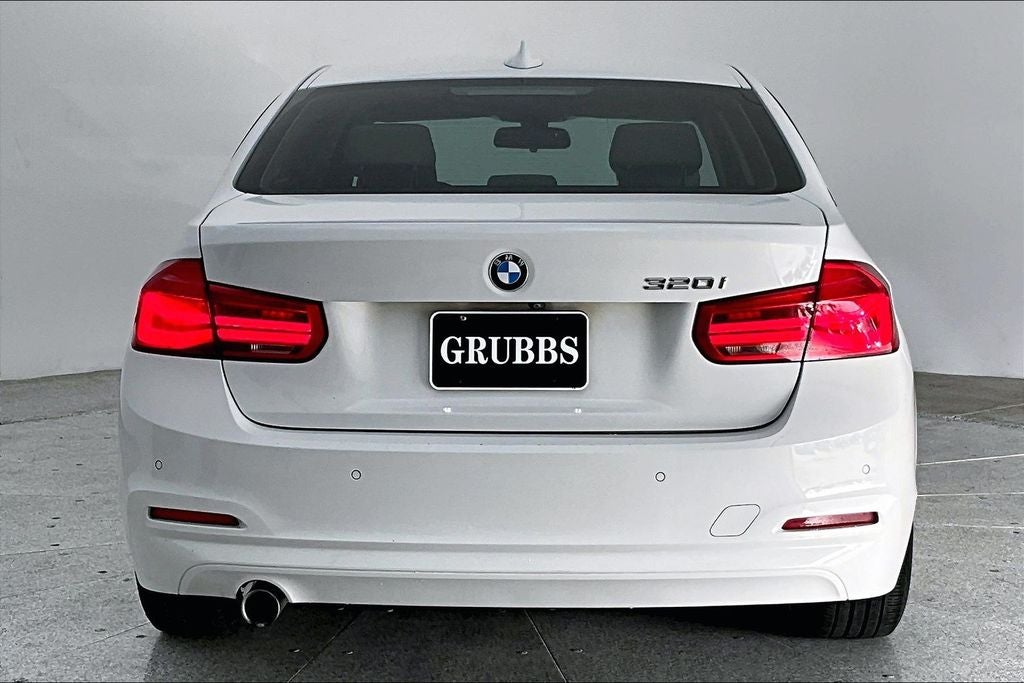 2018 BMW 3 Series 320i