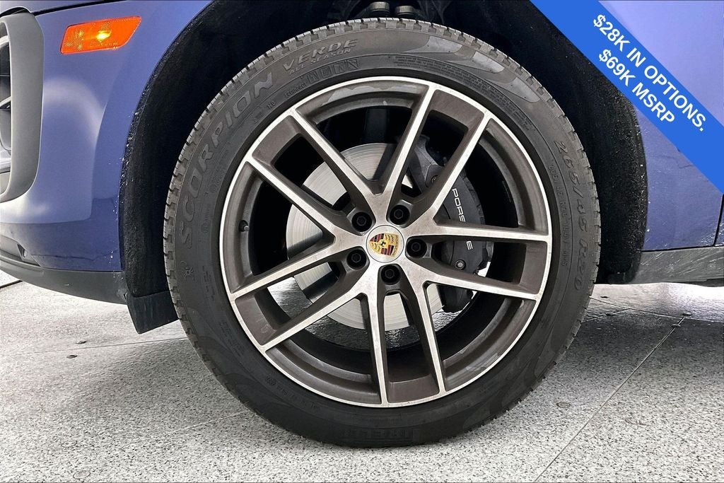 2023 Porsche Macan Base