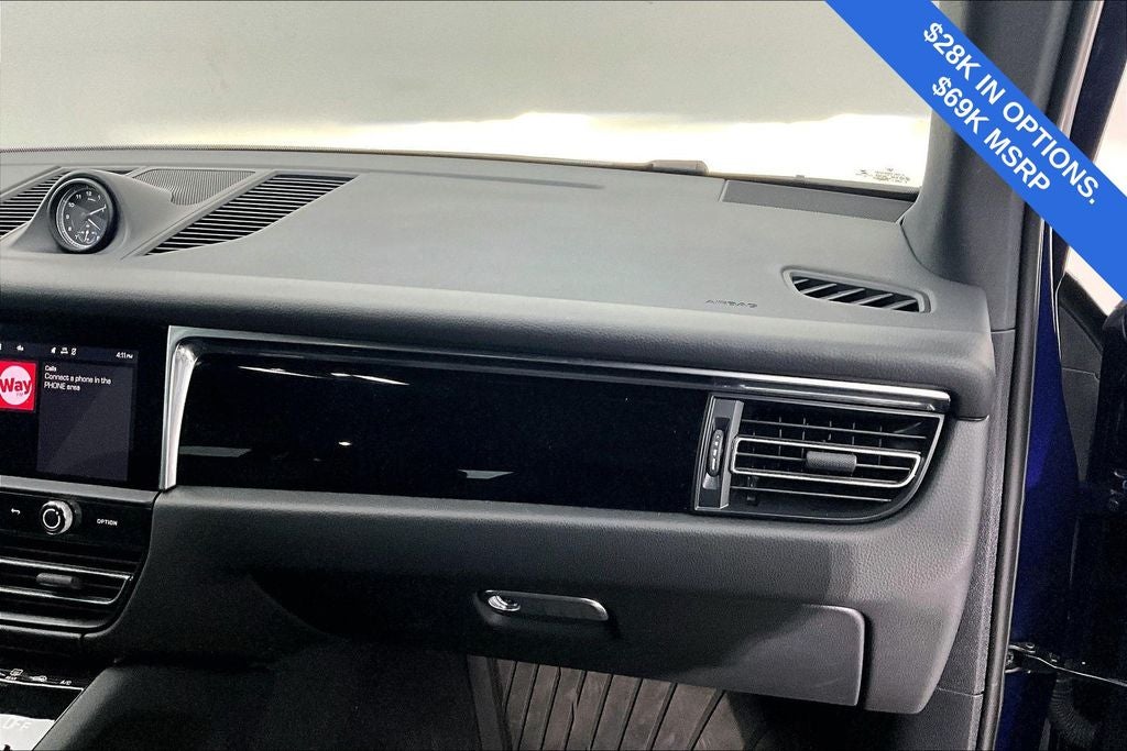 2023 Porsche Macan Base