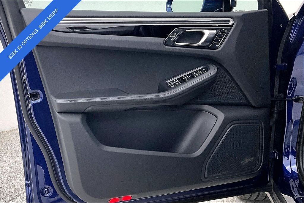 2023 Porsche Macan Base