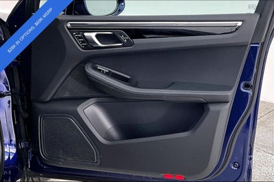 2023 Porsche Macan Base