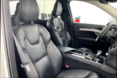 2018 Volvo XC90 T6 Momentum