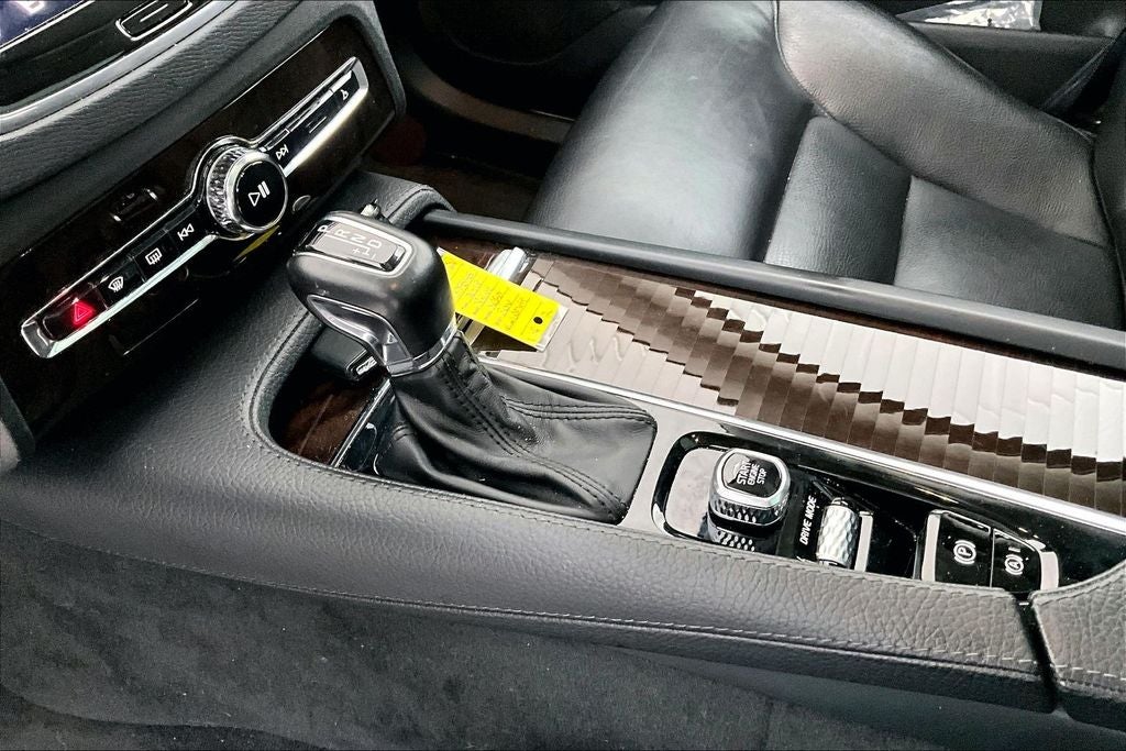 2018 Volvo XC90 T6 Momentum