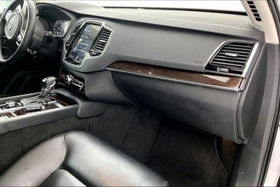 2018 Volvo XC90 T6 Momentum