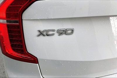 2018 Volvo XC90 T6 Momentum