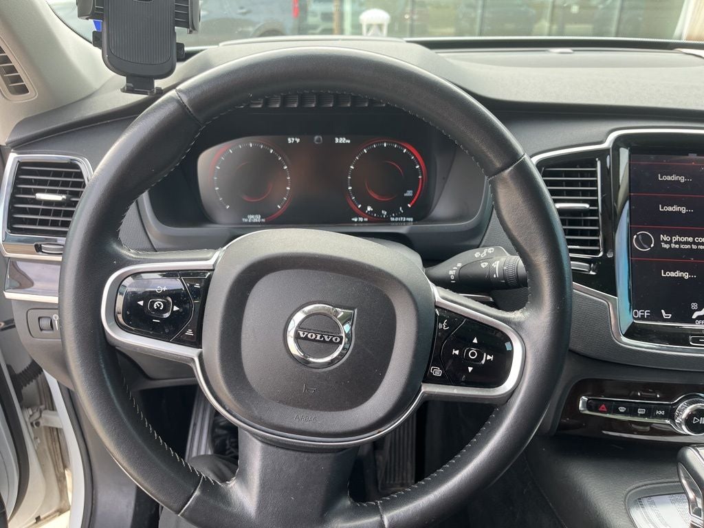 2016 Volvo XC90 T6 Momentum