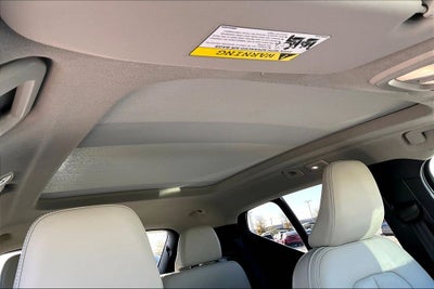 2023 Volvo XC40 B4 Plus Bright Theme