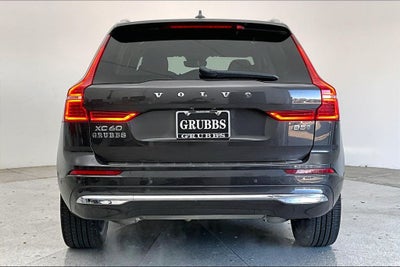 2023 Volvo XC60 B5 Ultimate Bright Theme
