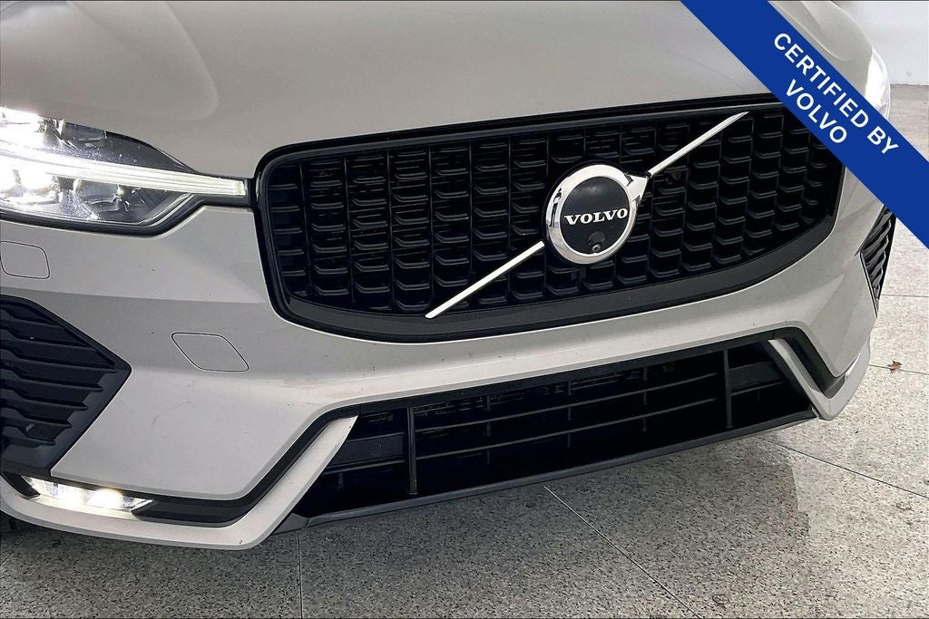 2024 Volvo XC60 B5 Plus Dark Theme