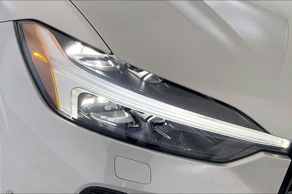 2024 Volvo XC60 B5 Plus Dark Theme