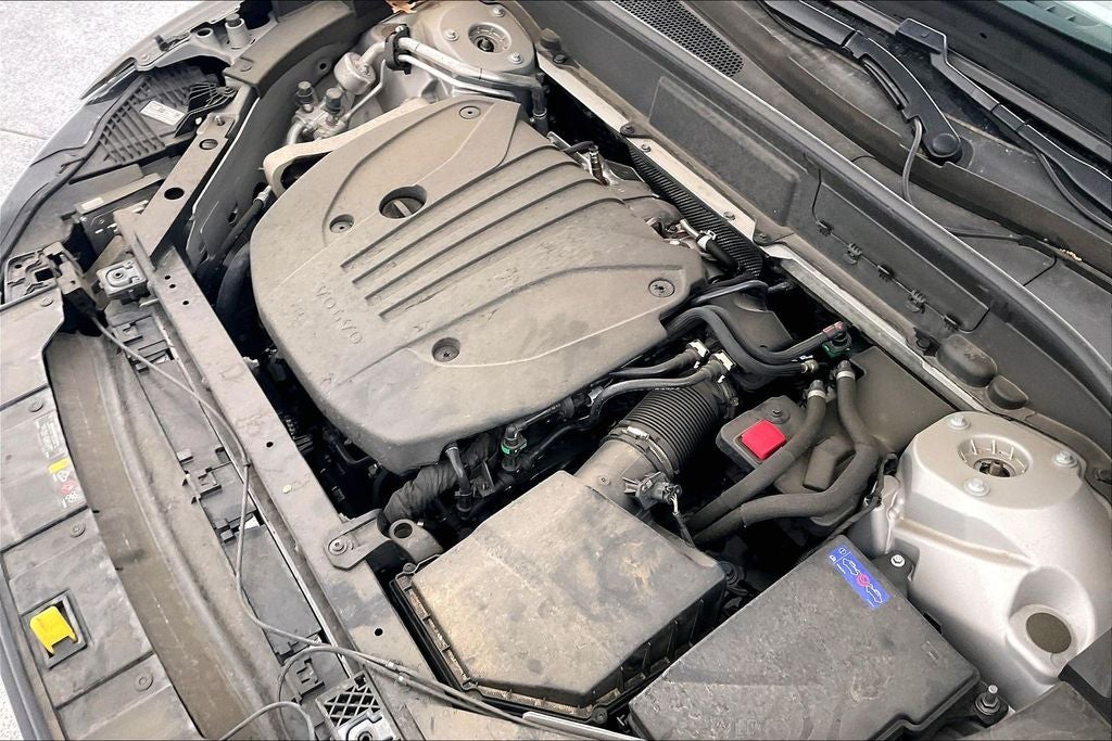 2024 Volvo XC60 B5 Plus Dark Theme