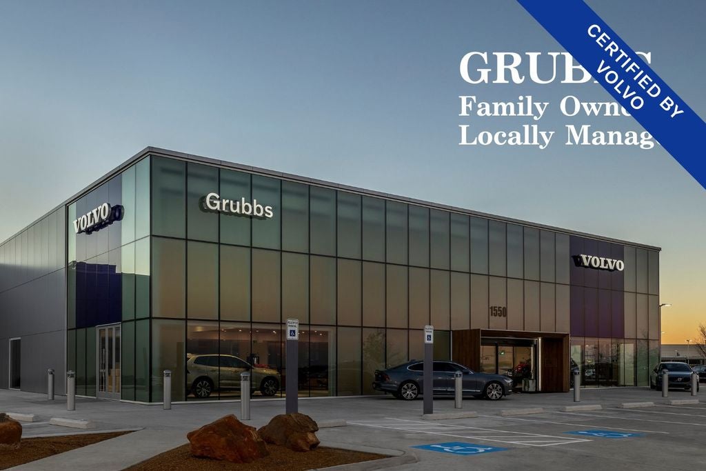 2024 Volvo XC60 B5 Ultimate Dark Theme