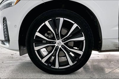 2024 Volvo XC60 B5 Ultimate Dark Theme