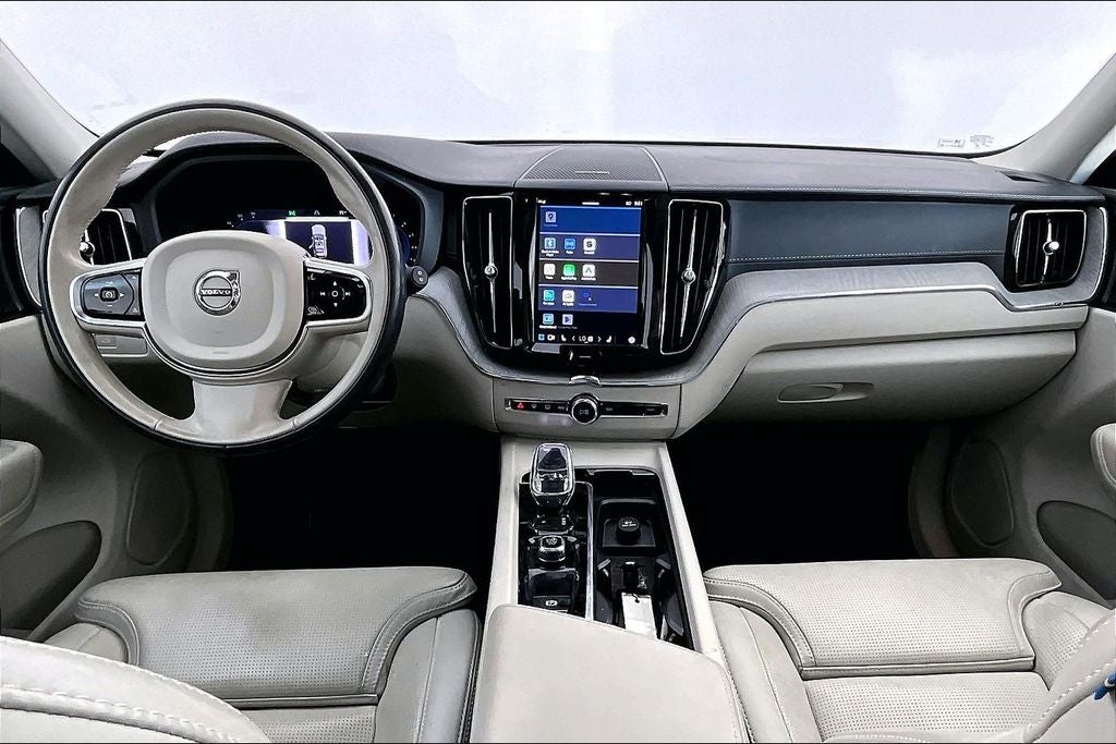 2024 Volvo XC60 B5 Ultimate Dark Theme