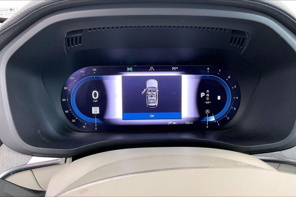 2024 Volvo XC60 B5 Ultimate Dark Theme