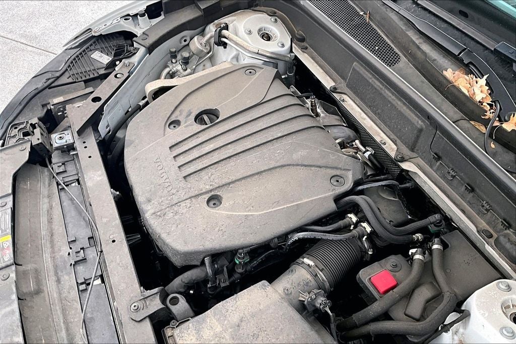 2024 Volvo XC60 B5 Ultimate Dark Theme