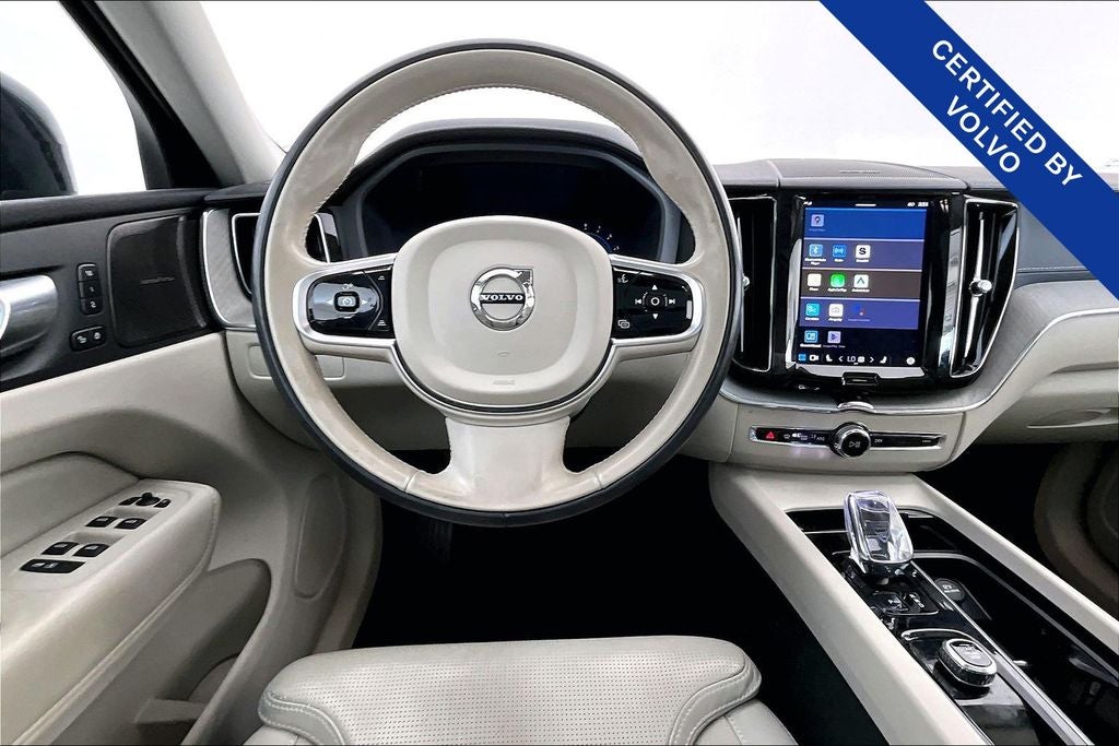 2024 Volvo XC60 B5 Ultimate Dark Theme