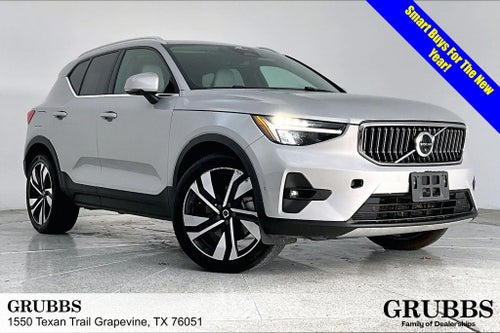 2023 Volvo XC40 B5 Plus Bright Theme