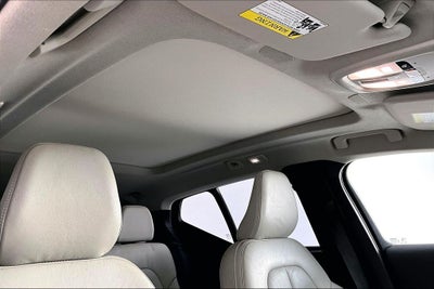 2023 Volvo XC40 B5 Plus Bright Theme