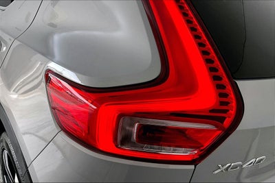 2023 Volvo XC40 B5 Plus Bright Theme