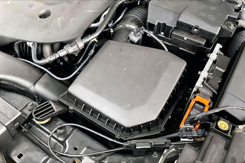 2023 Volvo XC40 B5 Plus Bright Theme