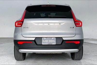 2023 Volvo XC40 B5 Plus Bright Theme