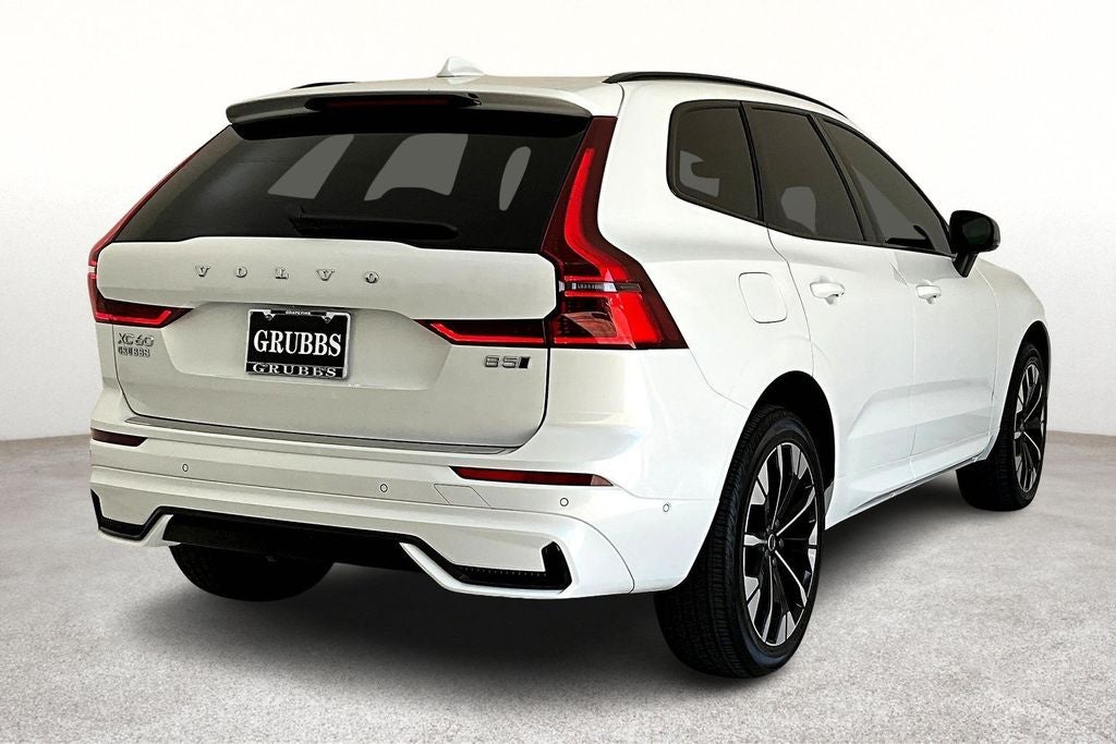 2026 Volvo XC60 B5 Plus